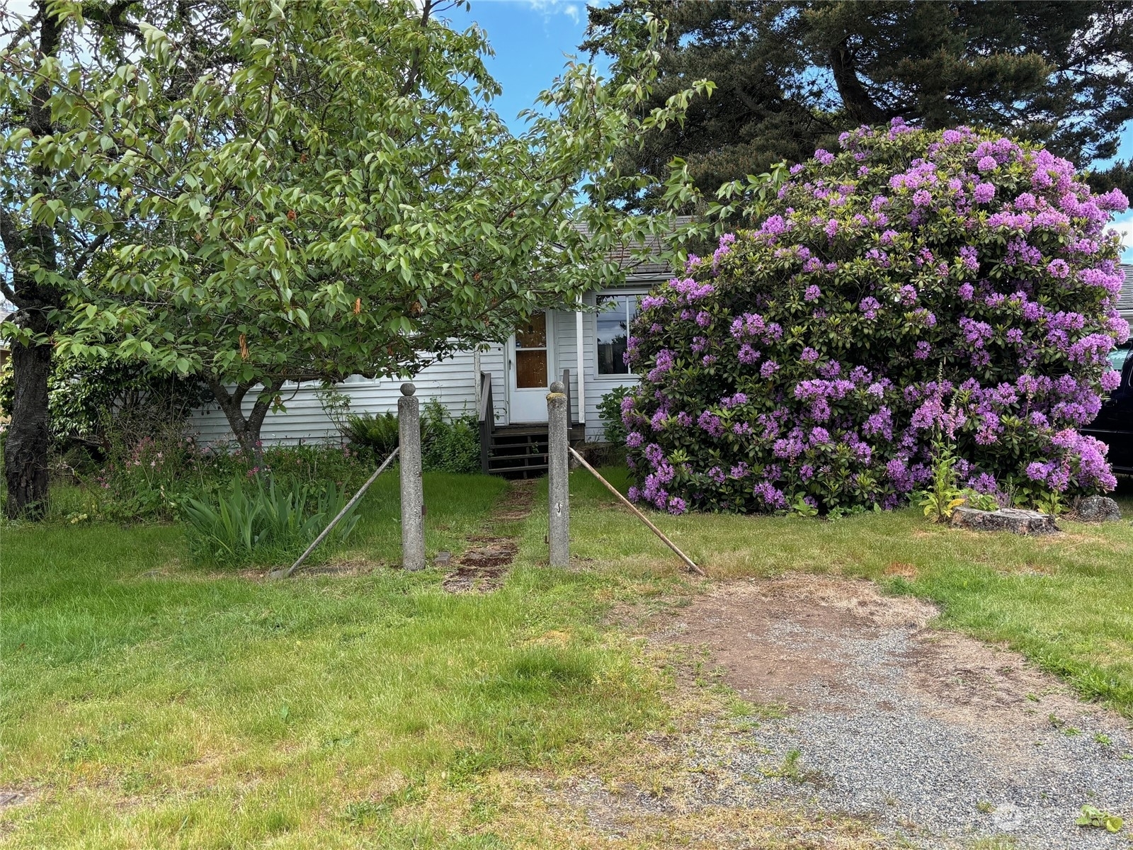 Property Photo: 10218 40th Avenue SW WA 98146
