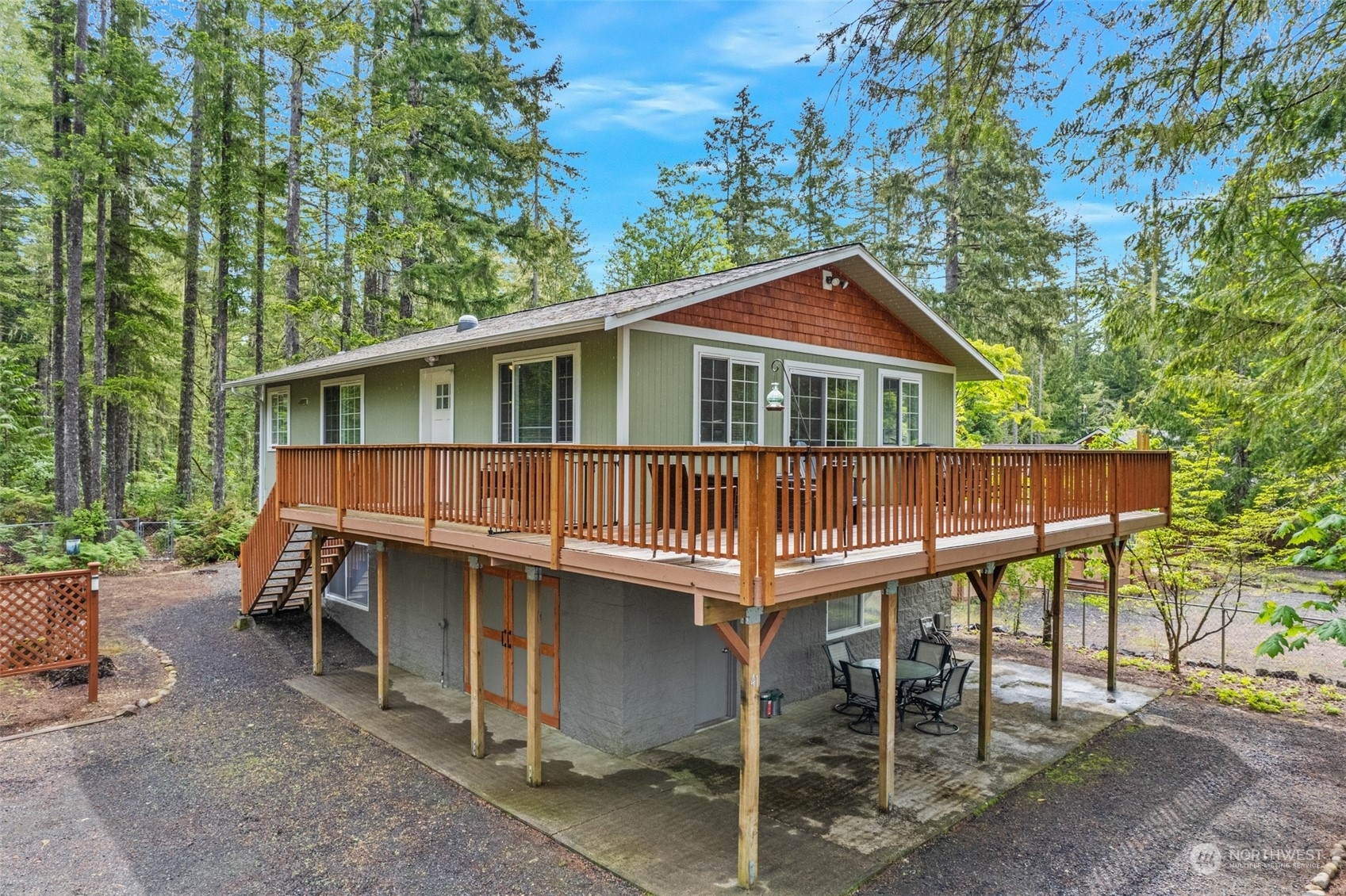 Property Photo:  41 N Fairway Drive E  WA 98548 