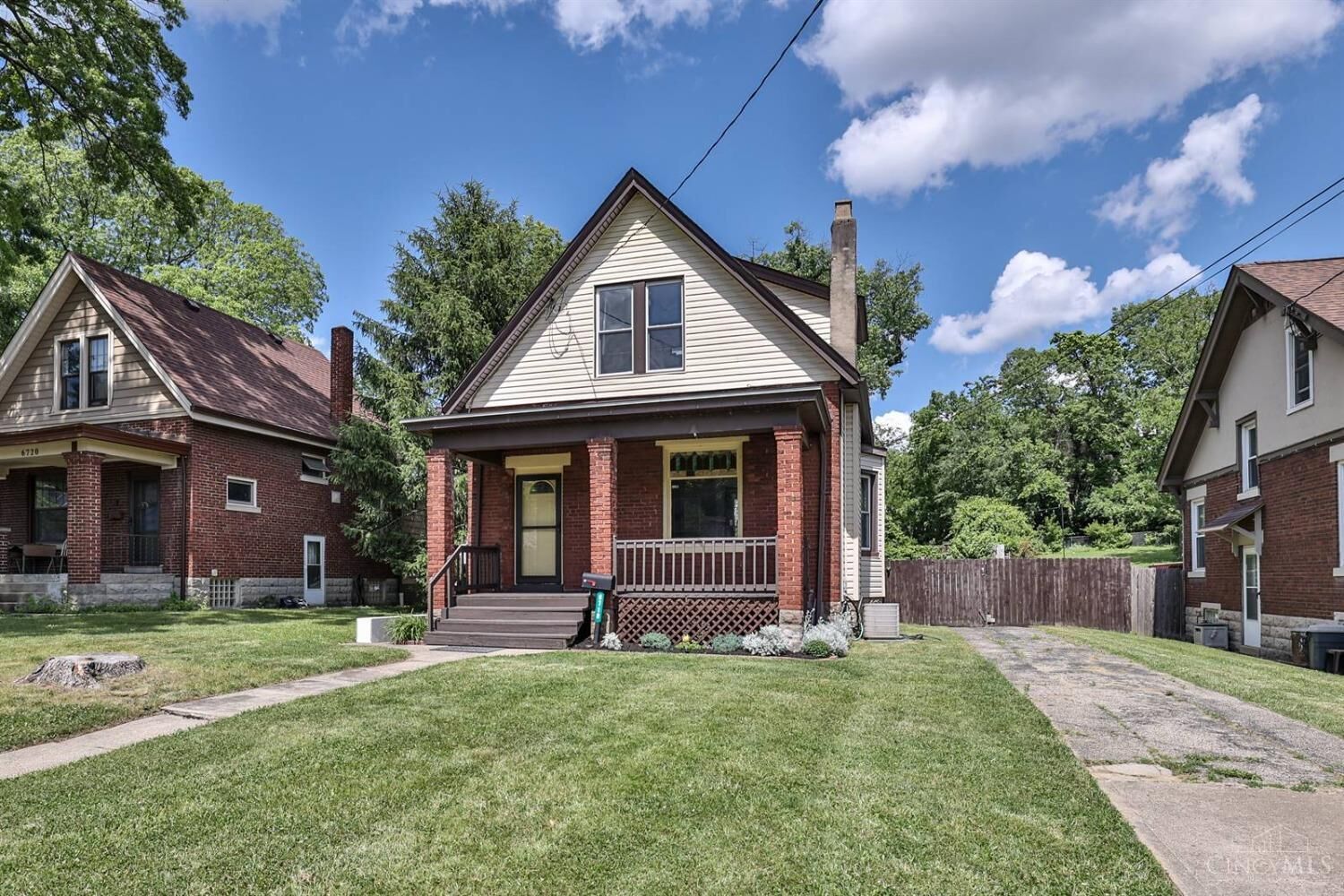 Property Photo: 6718 Belkenton Avenue OH 45236