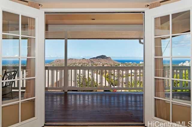 Property Photo:  3752B Manini Way  HI 96816 