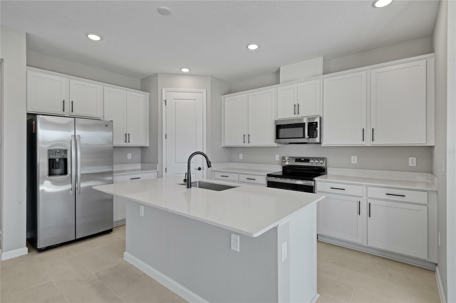 Property Photo: 626 Heritage Square Drive FL 33844