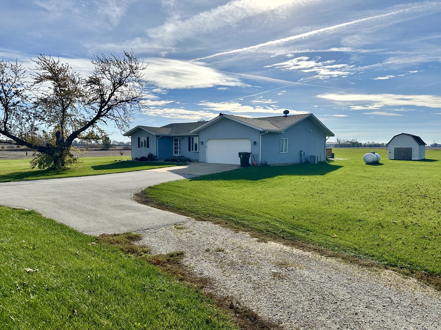 Property Photo:  770 E 6000 N Road  IL 60914 