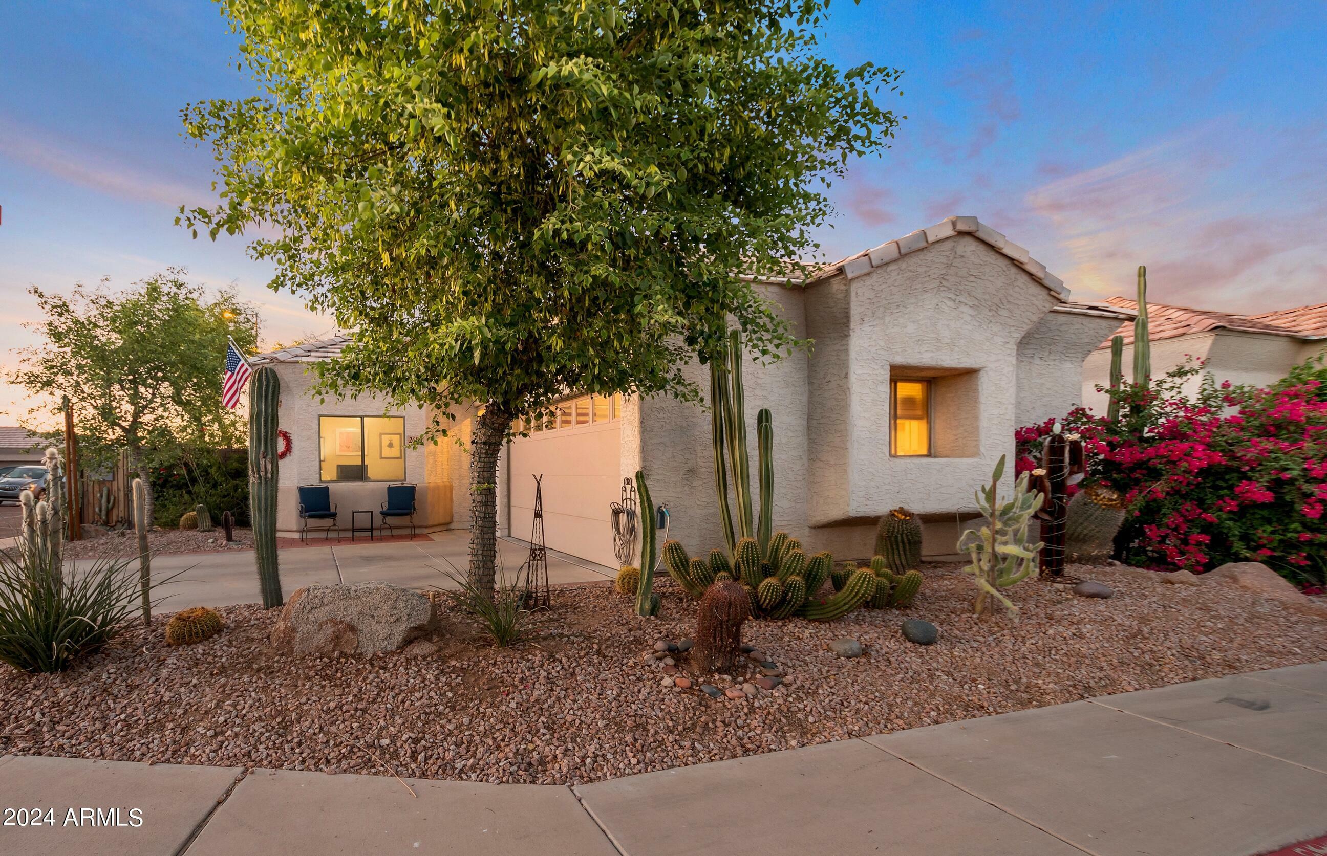 Property Photo:  2604 E Hidalgo Avenue  AZ 85040 