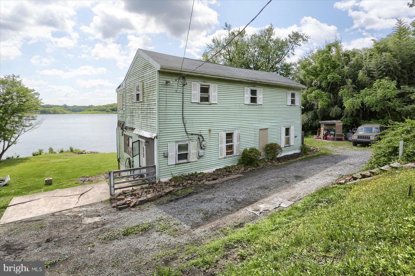 Property Photo:  918 River Road  PA 17053 