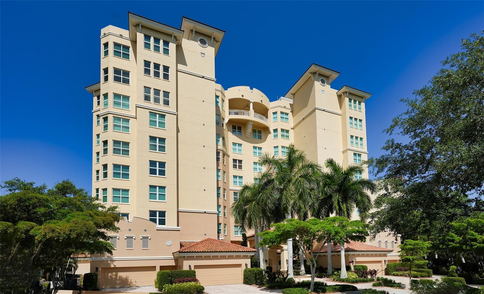 Property Photo: 409 N Point Road 501 FL 34229