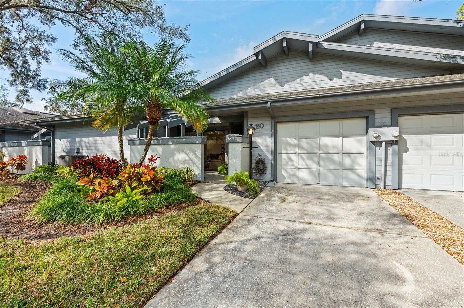 Property Photo:  20 Summerwinds Lane  FL 34677 