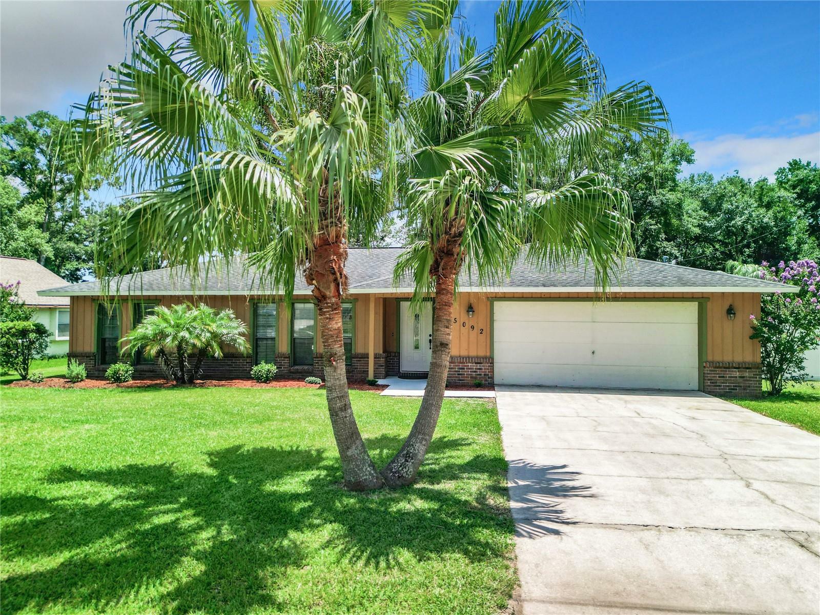 Property Photo:  5092 SE 27th Street  FL 34480 