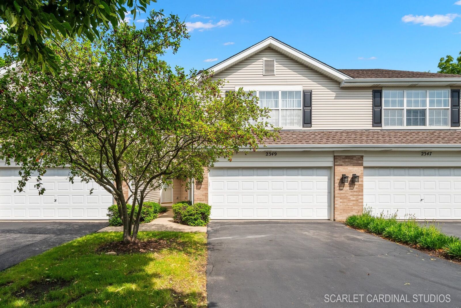 Property Photo: 2349 Stoughton Circle IL 60502