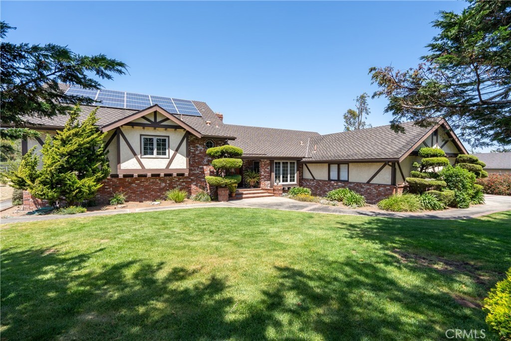 Property Photo: 1466 Nipomo Avenue CA 93402
