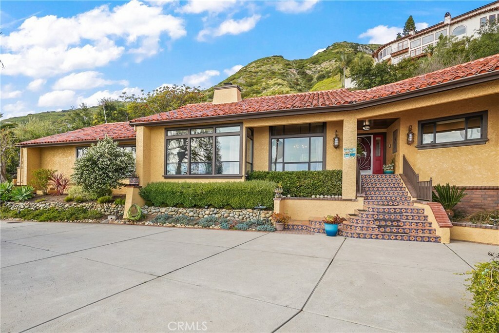 Property Photo:  4244 Avenida De La Encinal  CA 90265 