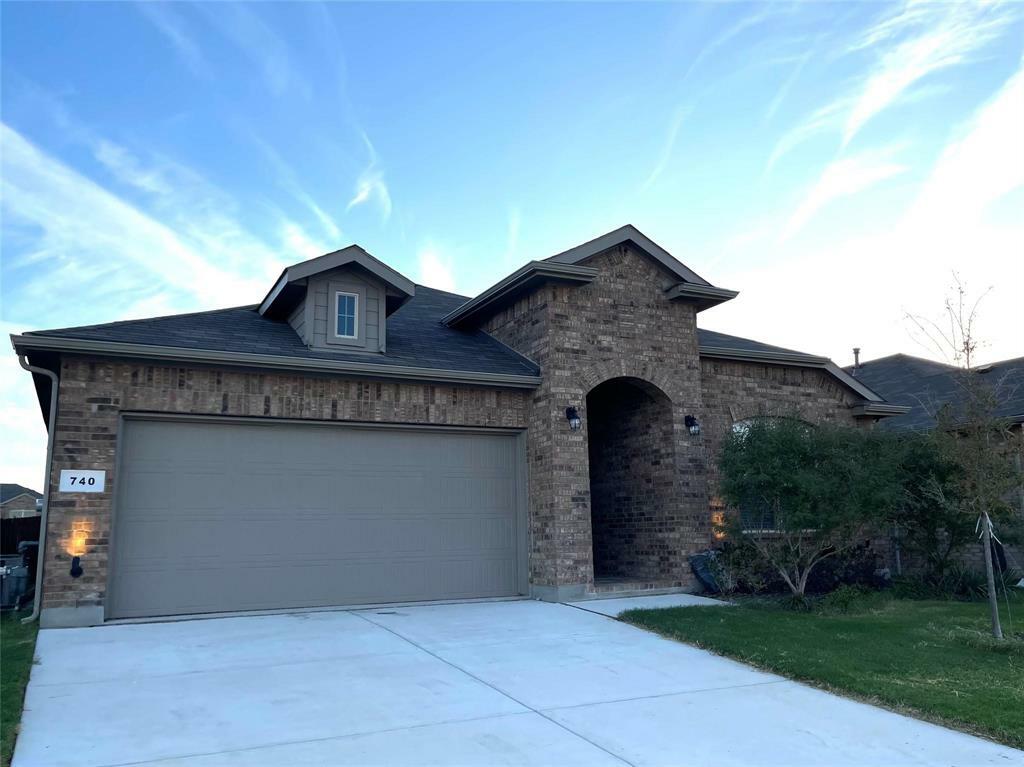 Photo de la propriété:  740 Shepperton Way  TX 76247 