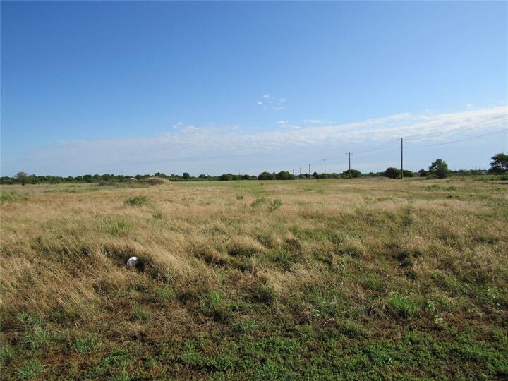 Property Photo: 2115 E Broadway Street OK 73521