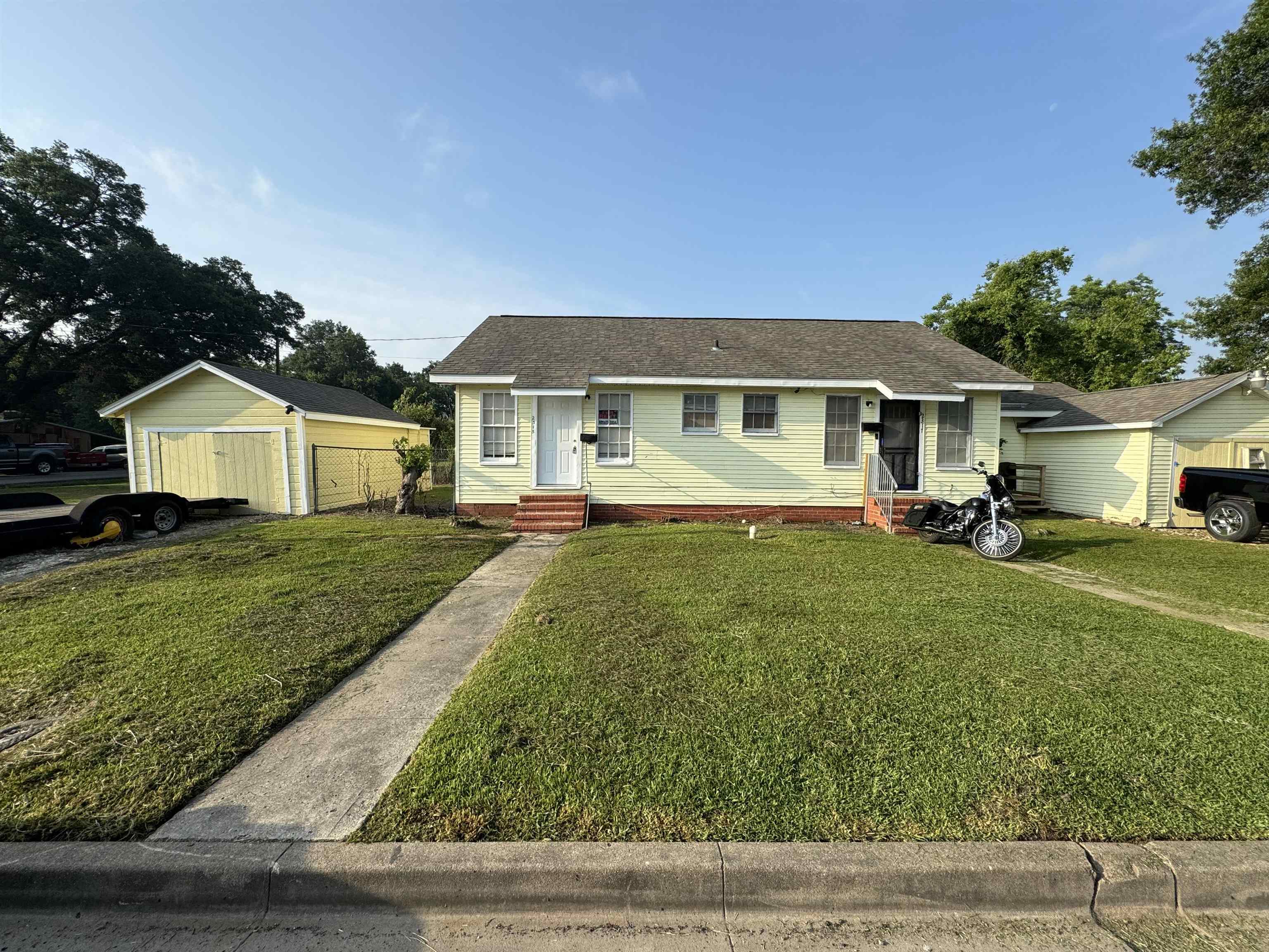 Property Photo:  2315 Rusk  TX 77702 