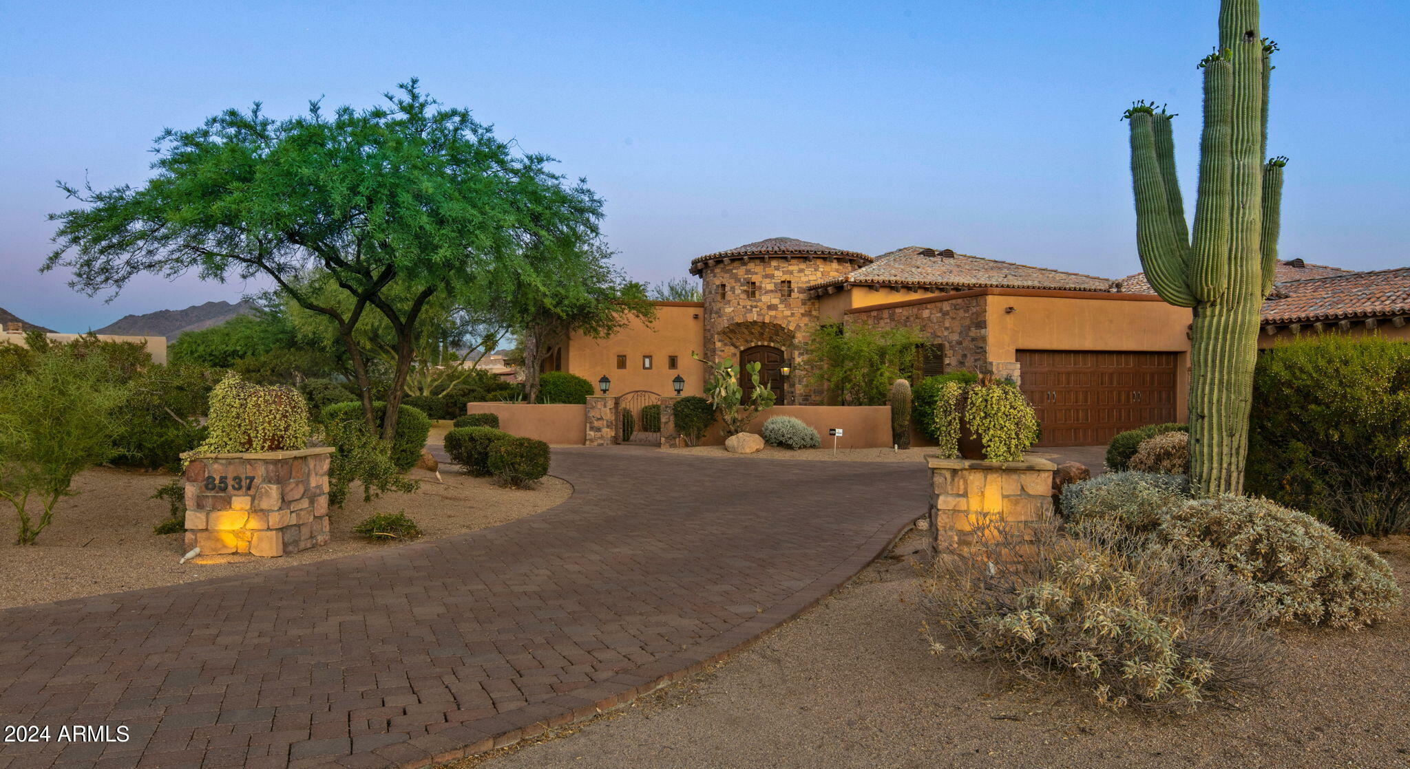 Property Photo: 8537 E Los Gatos Drive AZ 85255