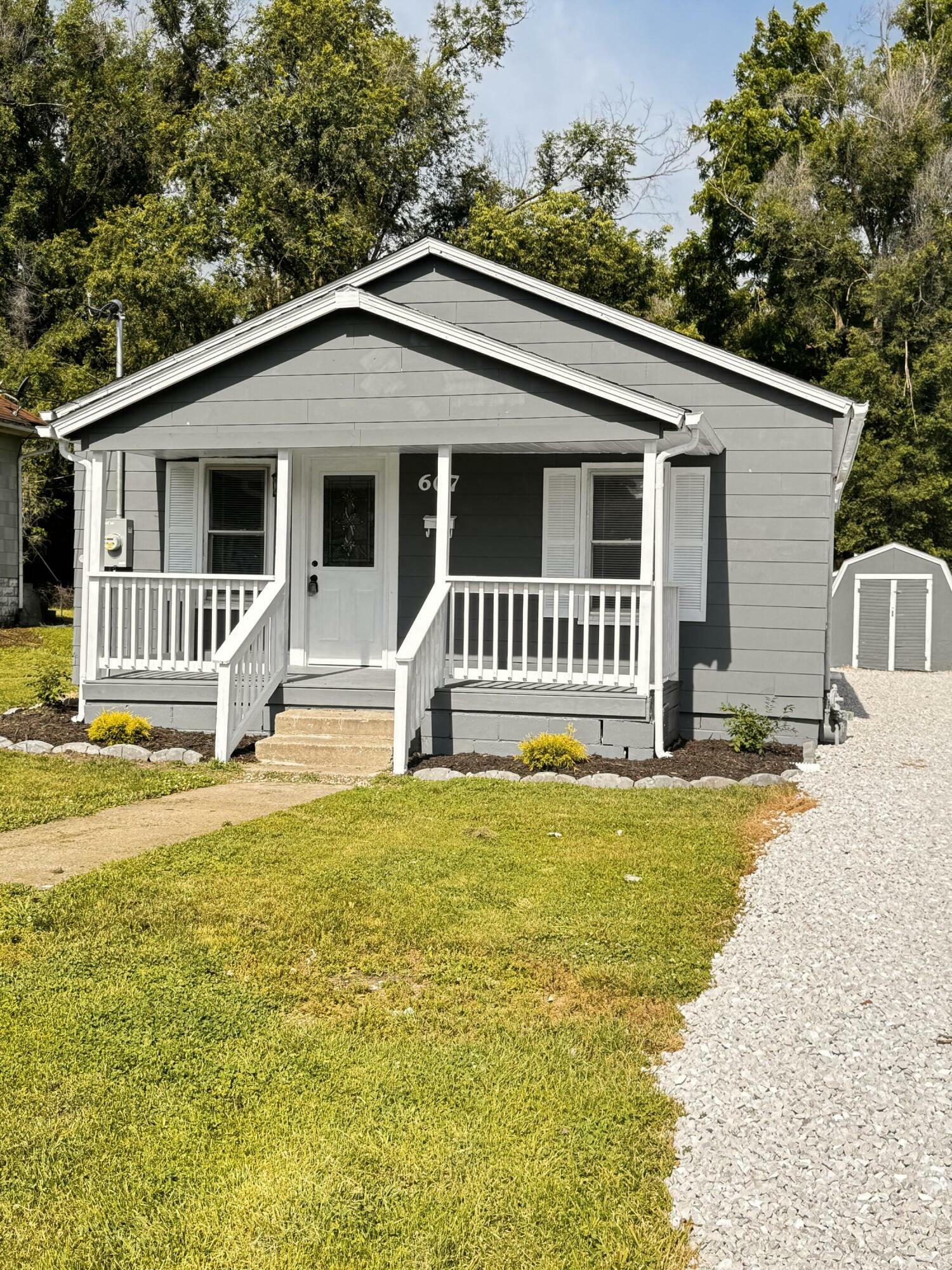 Property Photo:  607 N Ault St  MO 65270 