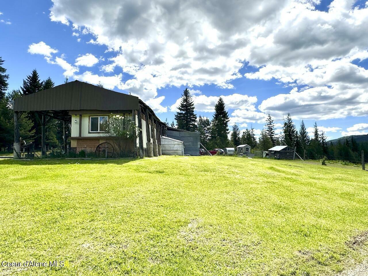 Property Photo:  3190 Little Carpenter Creek Rd  ID 83830 