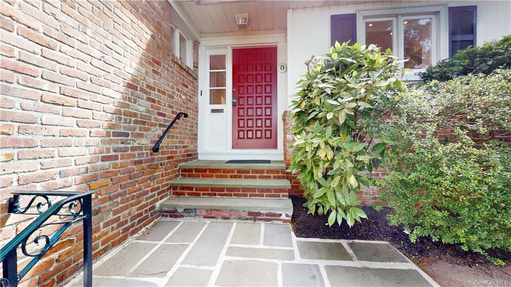 Property Photo:  8 Rose Street  NY 10605 