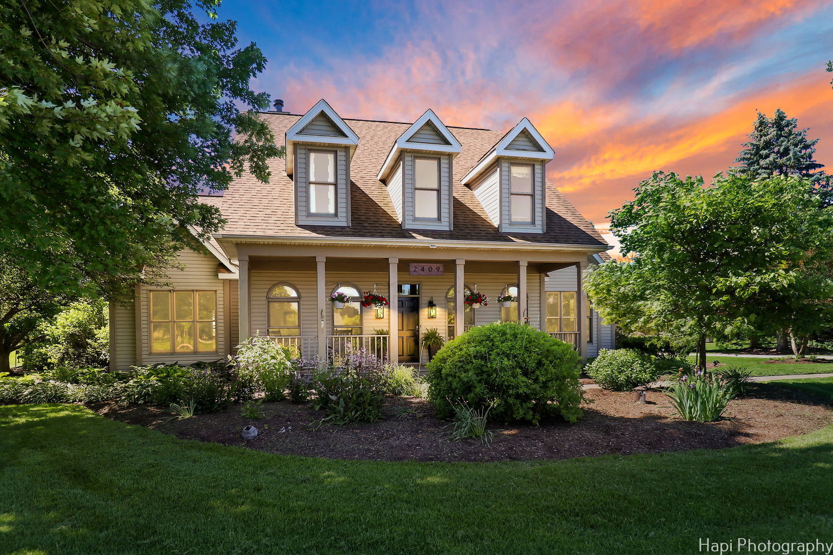 Property Photo: 2409 N Elmkirk Park IL 60051