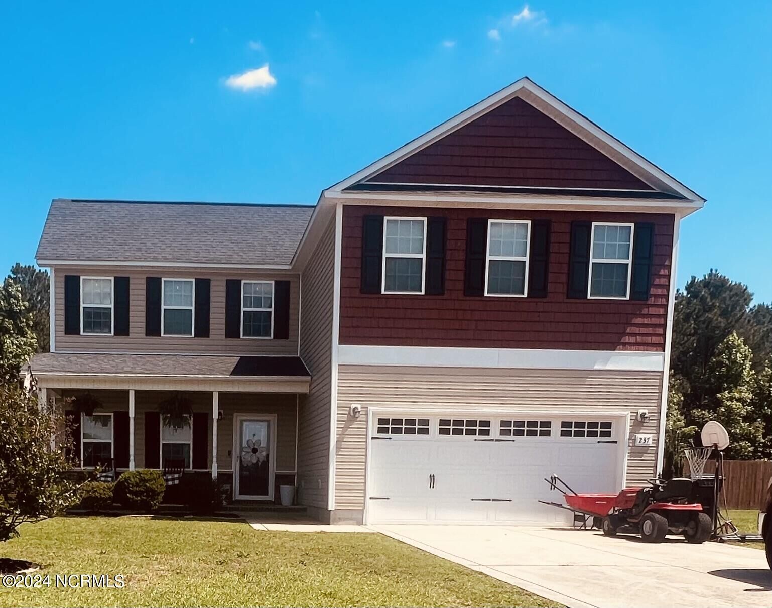 Property Photo: 237 Rainmaker Street NC 28356