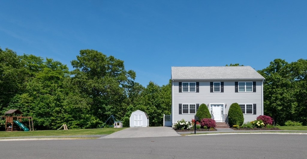 Property Photo:  8 Grapevine Rd  MA 01904 