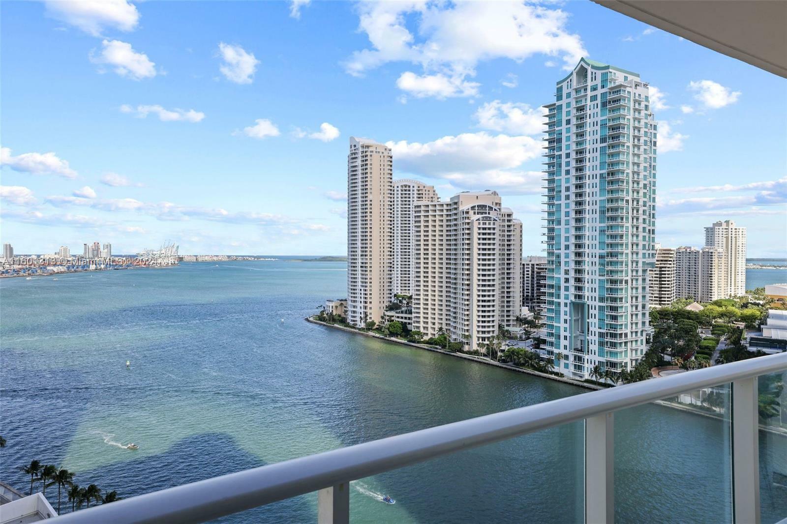 Property Photo:  300 S Biscayne Blvd T-1612  FL 33131 