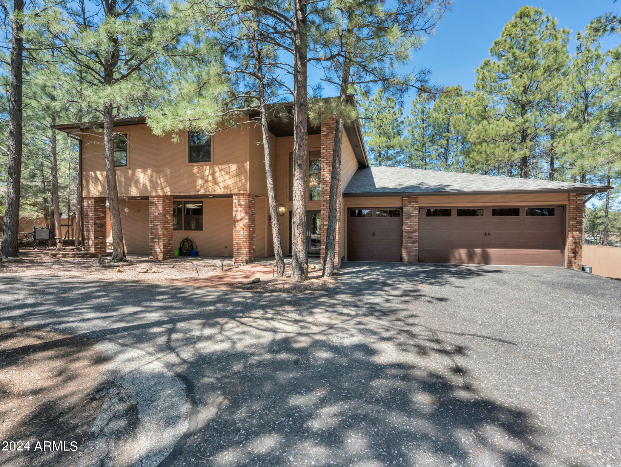 Property Photo:  951 N Sky View Street  AZ 86004 