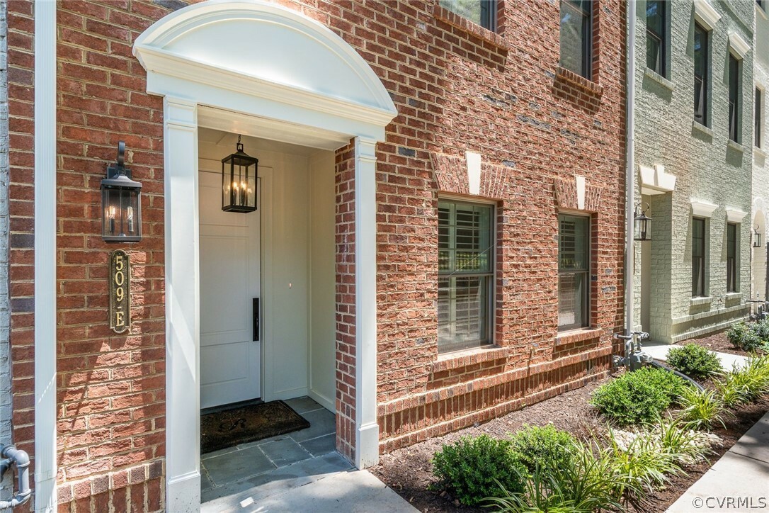 Property Photo:  509 Libbie Avenue  VA 23226 