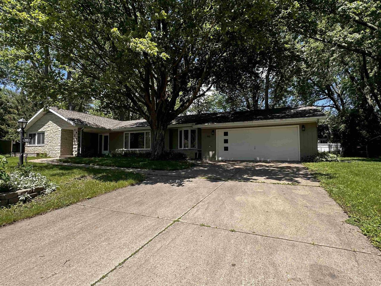 Property Photo:  915 Martin Drive  WI 54449 