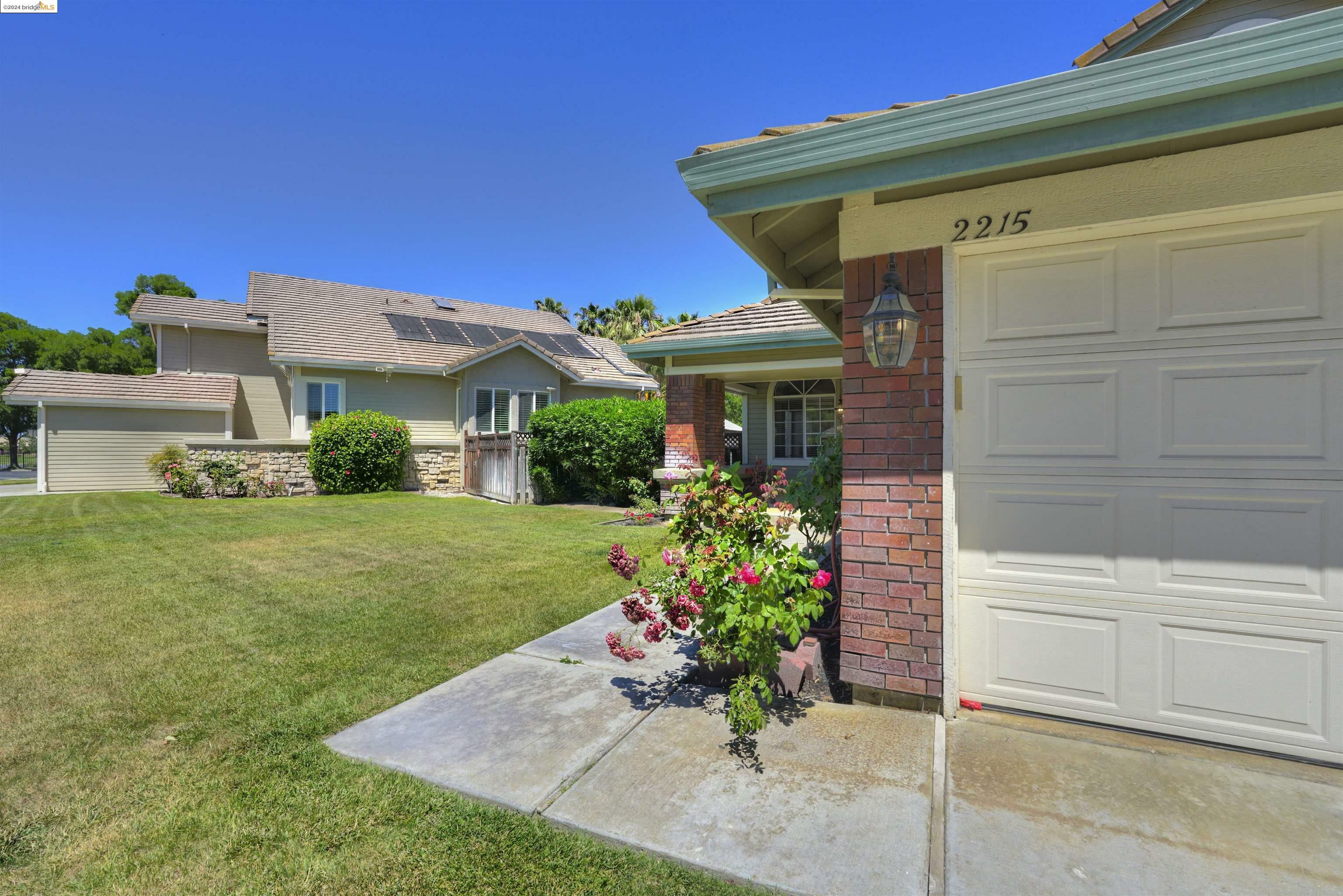 Property Photo:  2215 Colonial Ct  CA 94505 