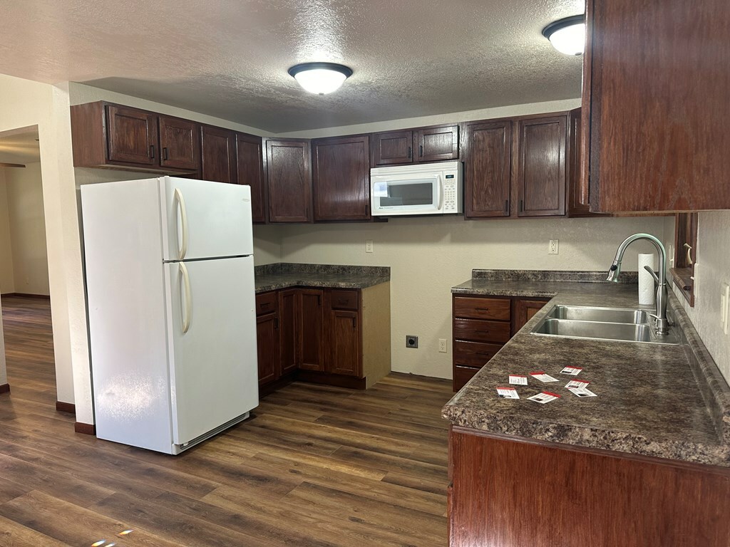 Property Photo: 1620 2nd Ave N IA 50501