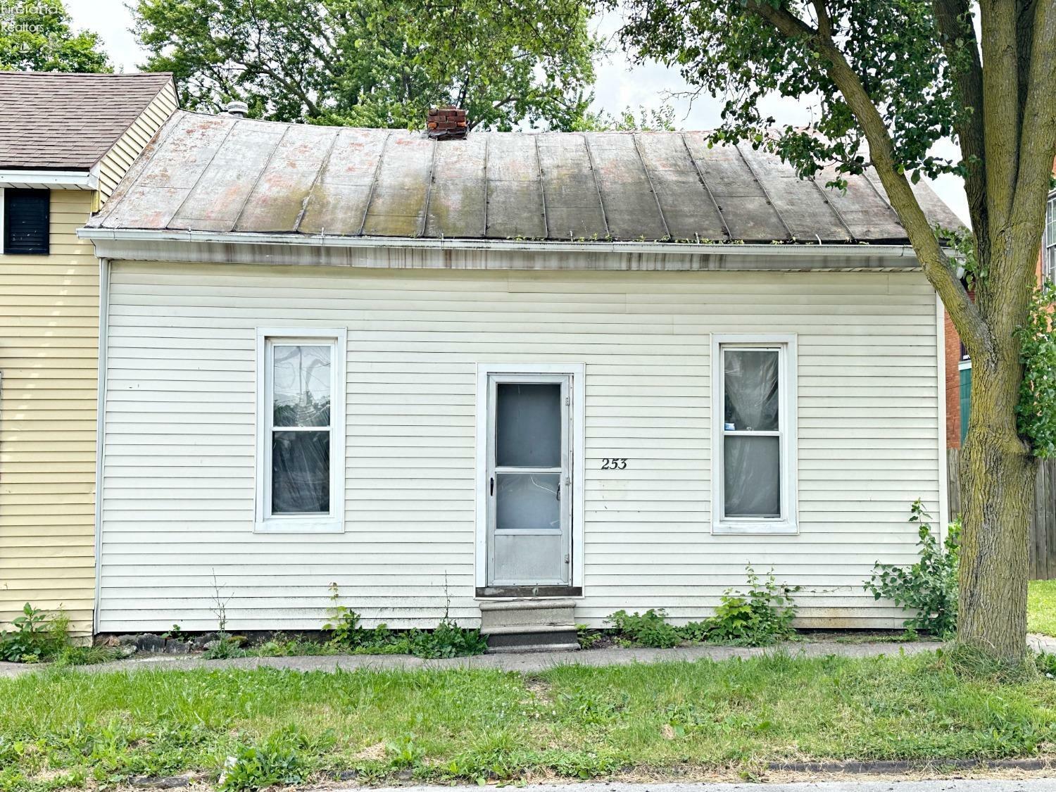 Property Photo:  253 Jefferson Street  OH 44883 