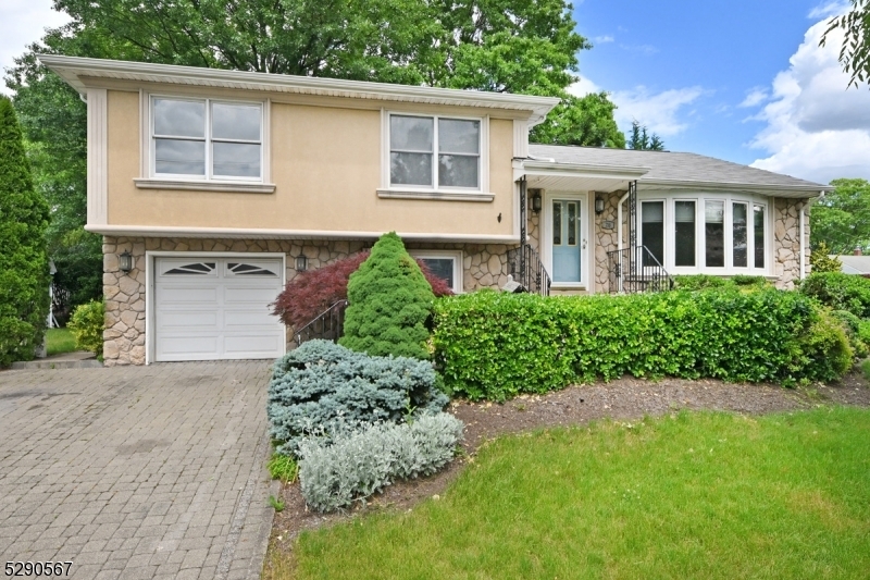 Property Photo:  78 Robin Hood Rd  NJ 07013 