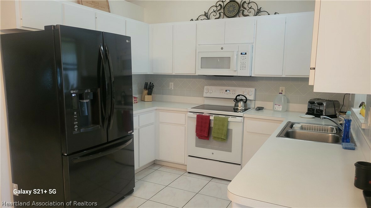 Property Photo:  913 County Road 731  FL 33960 