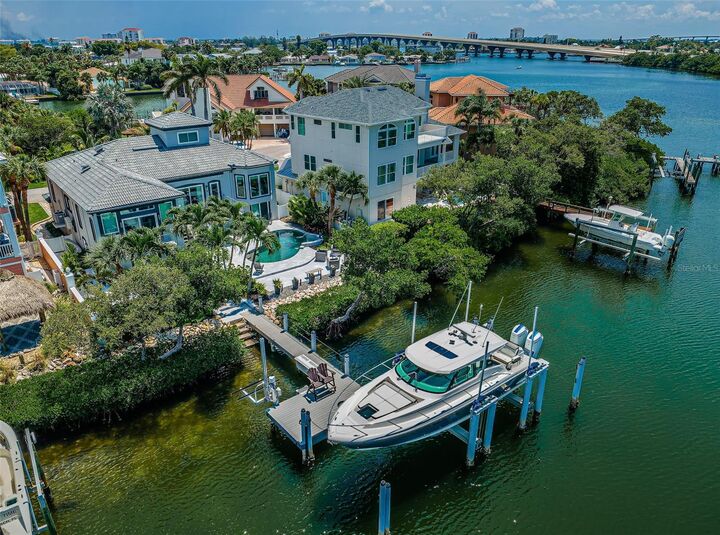 Property Photo:  2 Mangrove Point  FL 33706 