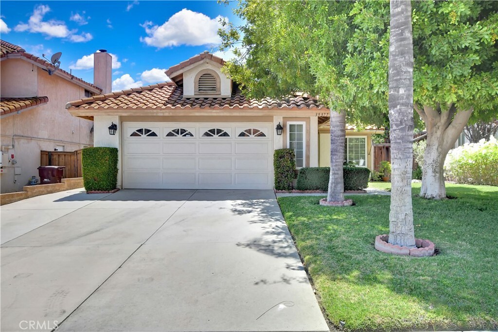Property Photo: 39377 San Thomas Court CA 92562