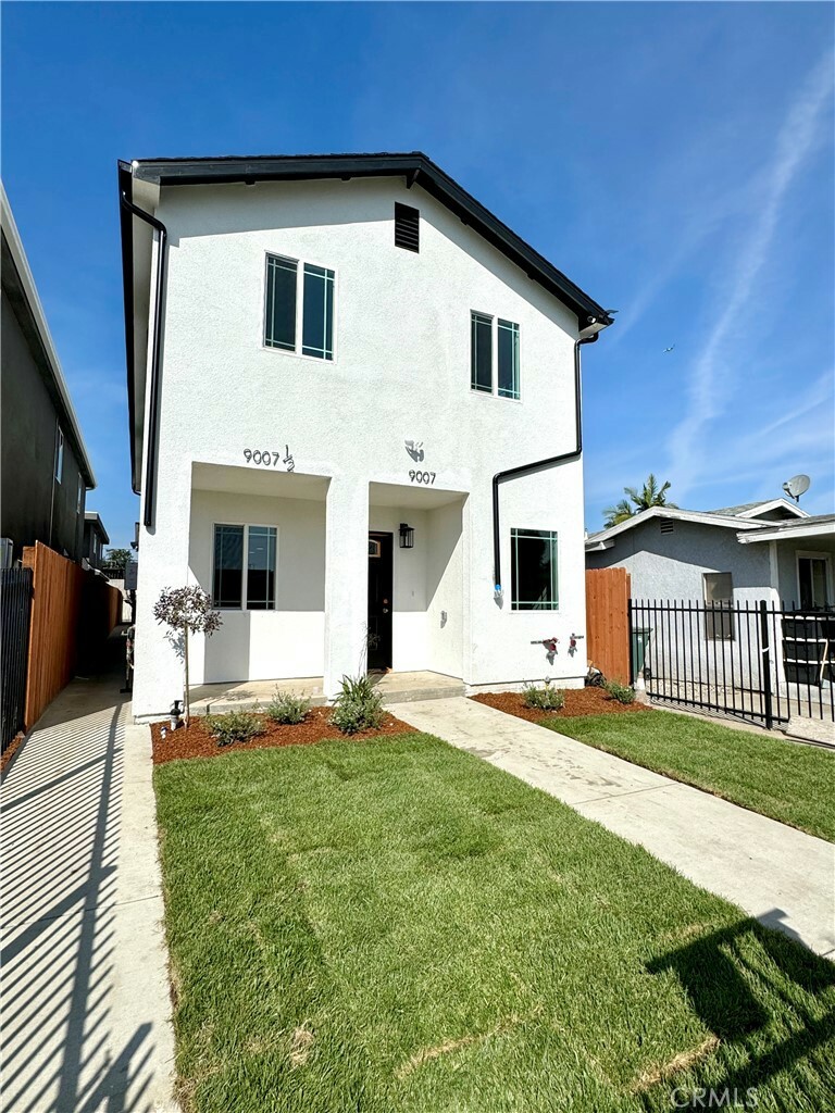 Property Photo:  9007 Beach Street  CA 90002 