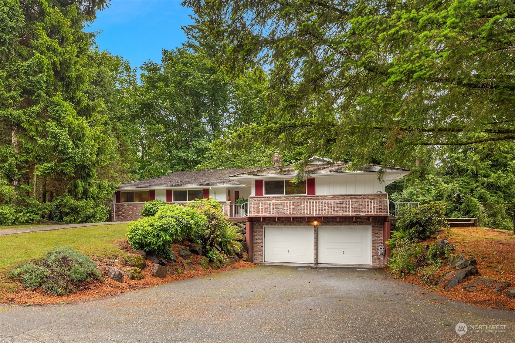 Property Photo:  18912 46th Avenue NE  WA 98155 