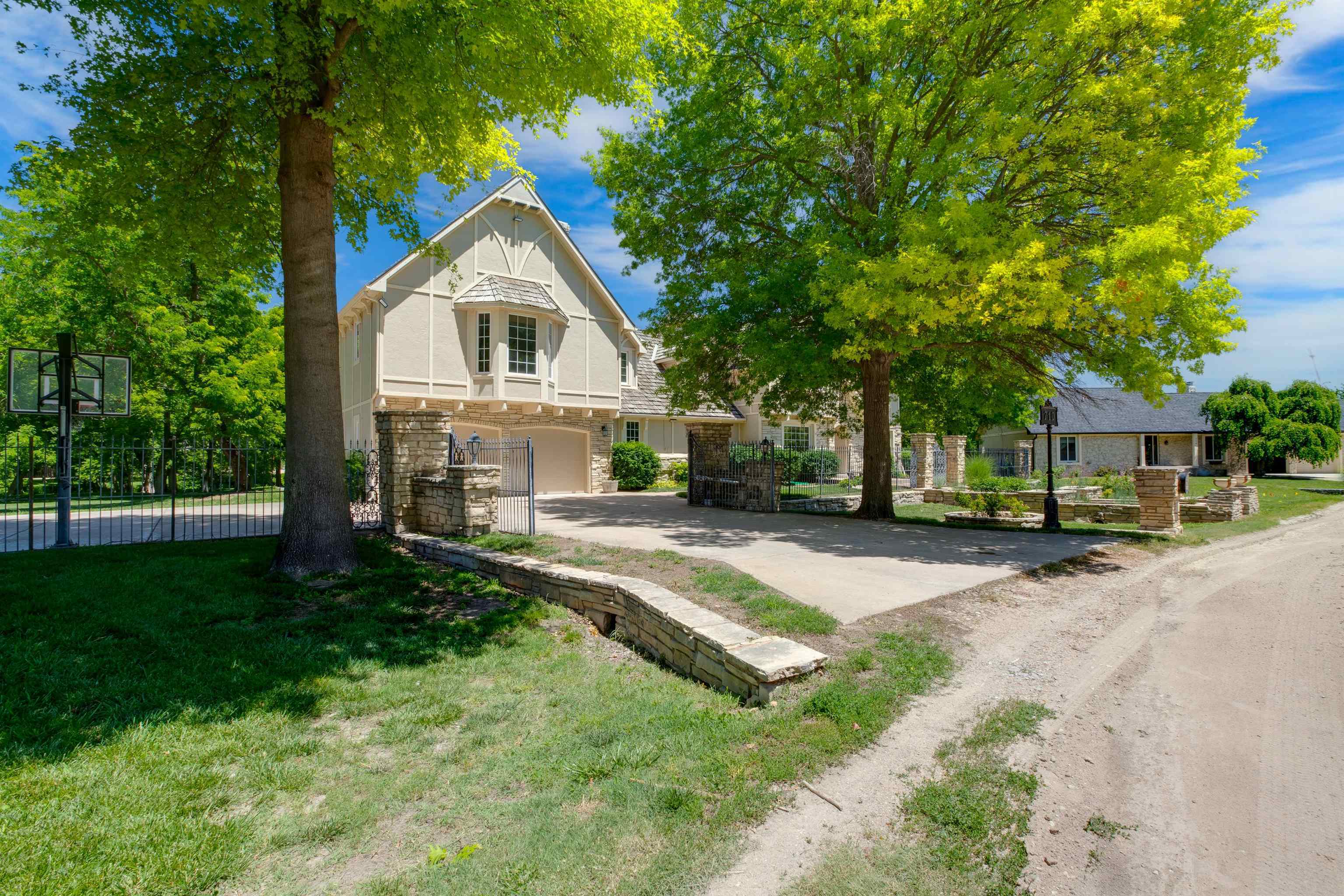 Property Photo:  710 S Maize Ct  KS 67209 