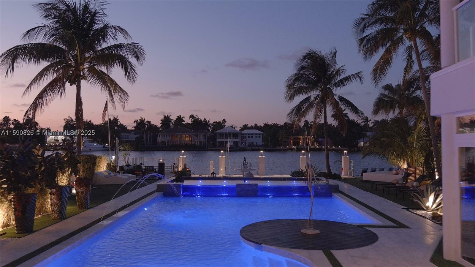Property Photo: 934 S Southlake Dr FL 33019