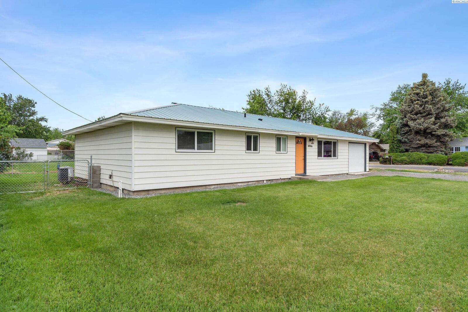 Property Photo:  3705 W 2nd Ave  WA 99336 