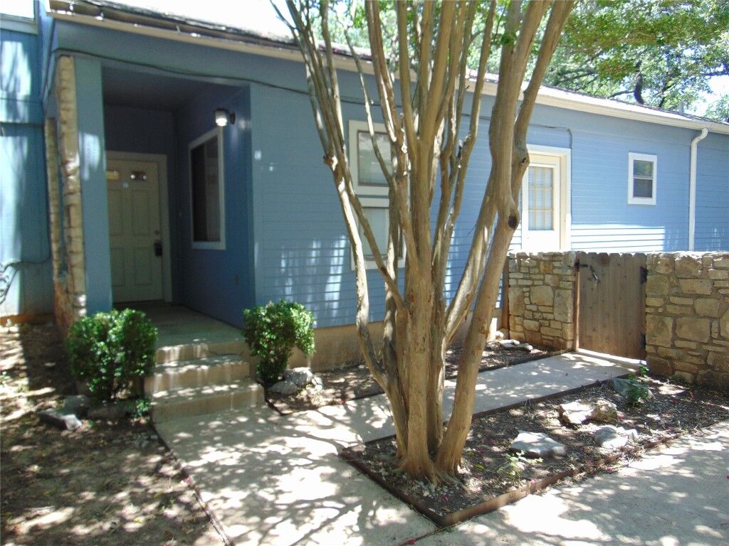 Property Photo: 235 Mooring Circle B TX 78734