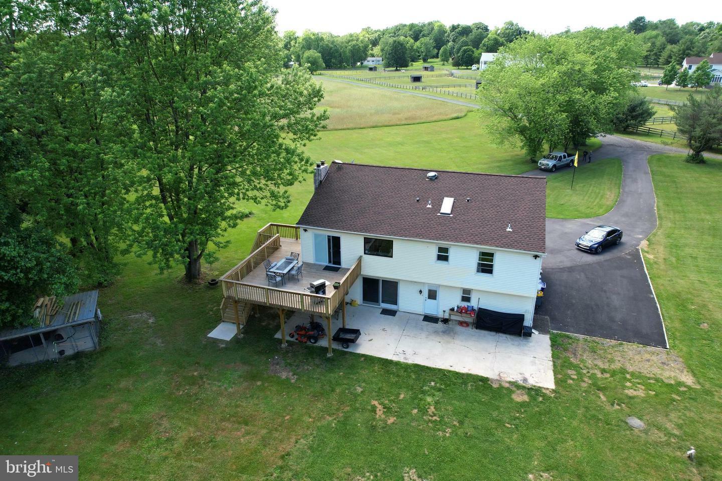 Property Photo:  1020 Hedding Jacksonville Road  NJ 08505 