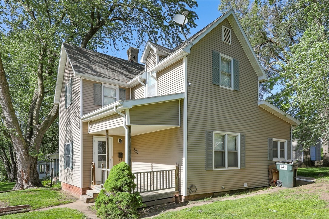 Property Photo:  520 N 3rd Street  IA 52577 