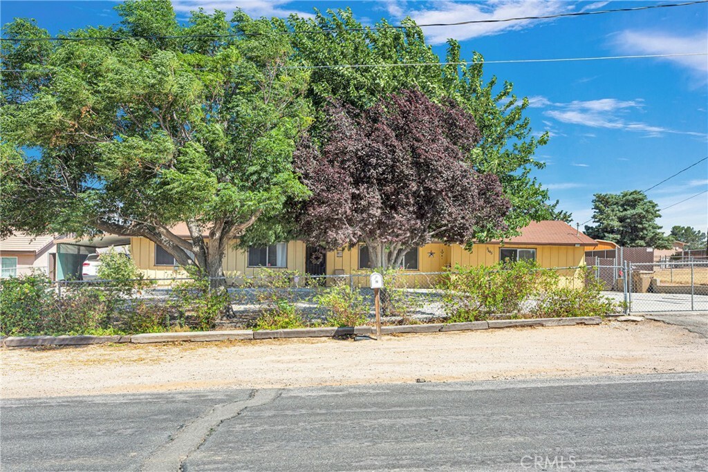 Property Photo:  9445 Grapefruit Avenue  CA 92345 