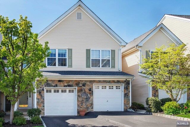 Property Photo:  174 Terrace Court  NJ 07442 