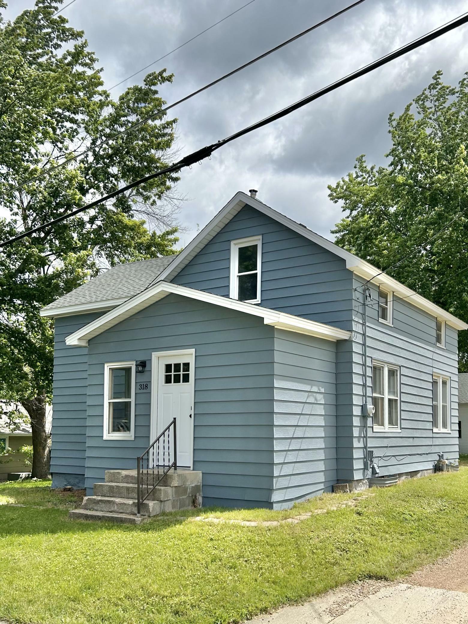 Property Photo: 318 N Union Street MN 55368