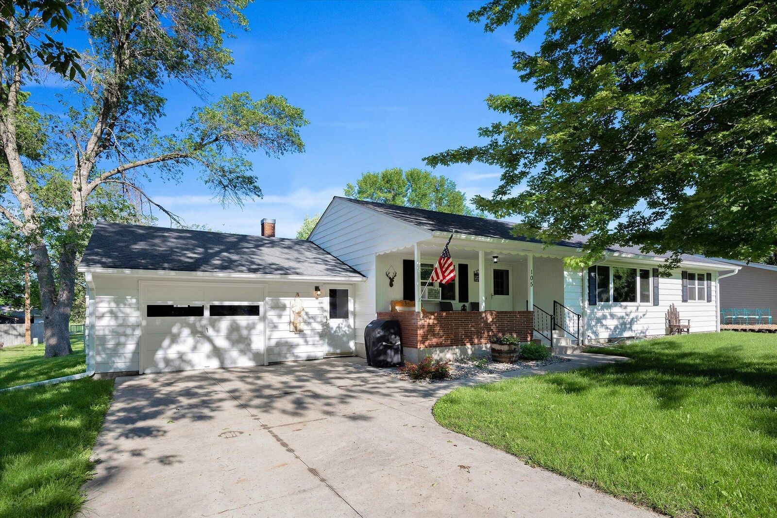 Property Photo: 105 1st Avenue SW MN 55397