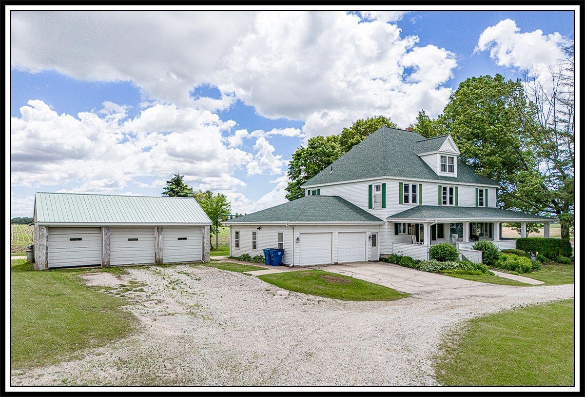 W4458 Rock Road  Appleton WI 54913-9539 photo