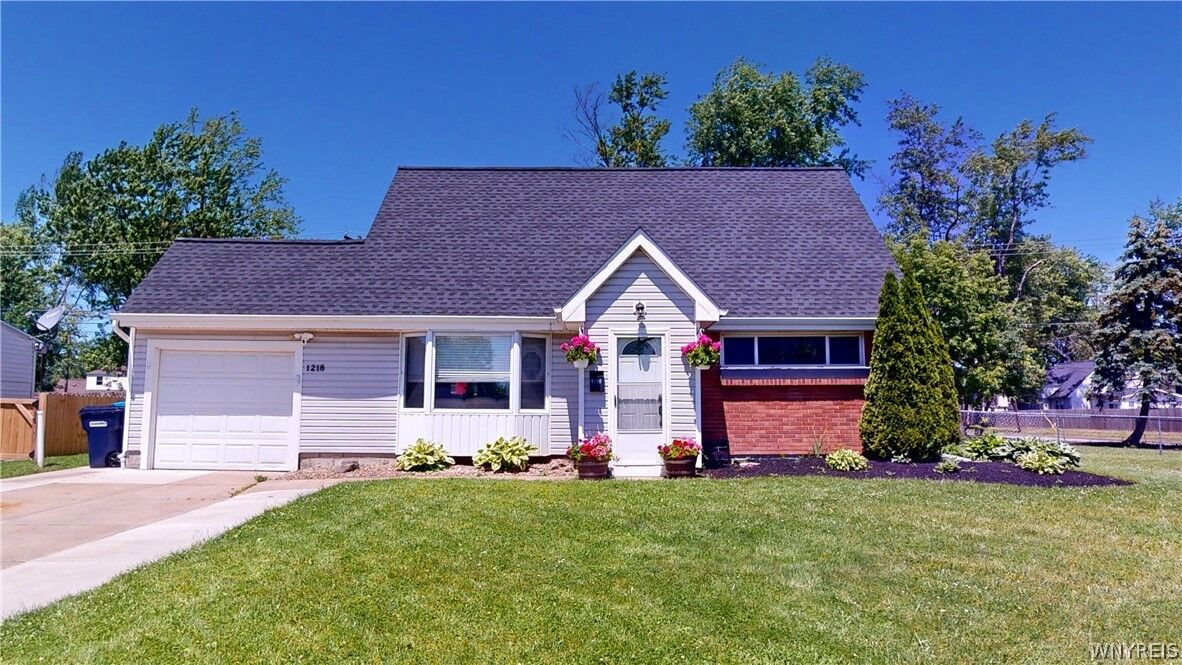 Property Photo:  1218 La Salle Avenue  NY 14072 