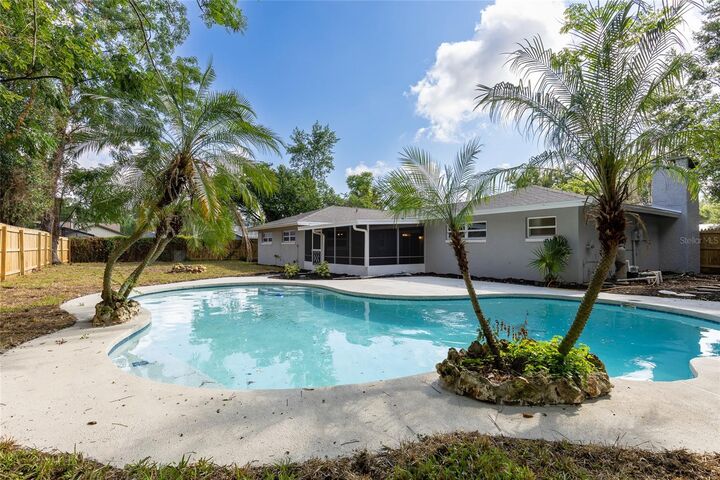 Property Photo: 135 N Pressview Avenue FL 32750